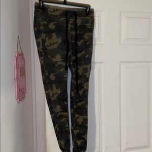 Army/camouflage pants